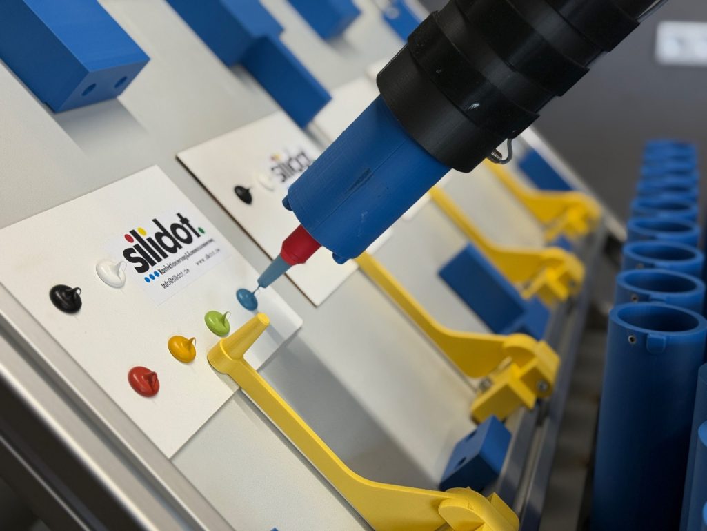 Automatisiertes erstellen von Musterkarten mit über 80 Farben